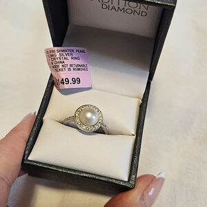 🦪NWT Sterling Silver and Pearl Crystal Ring🦪